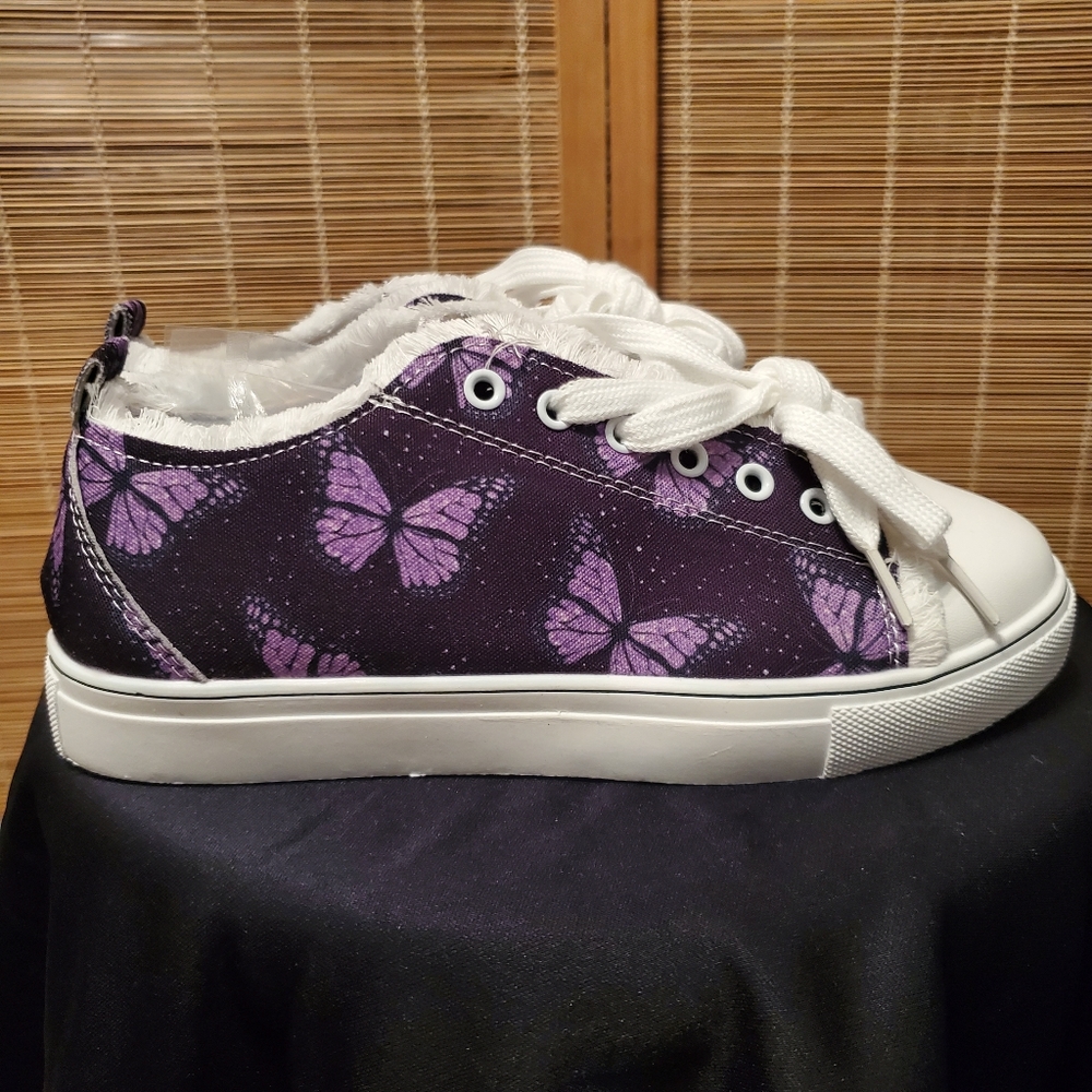 Purple butterfly canvas sneakers